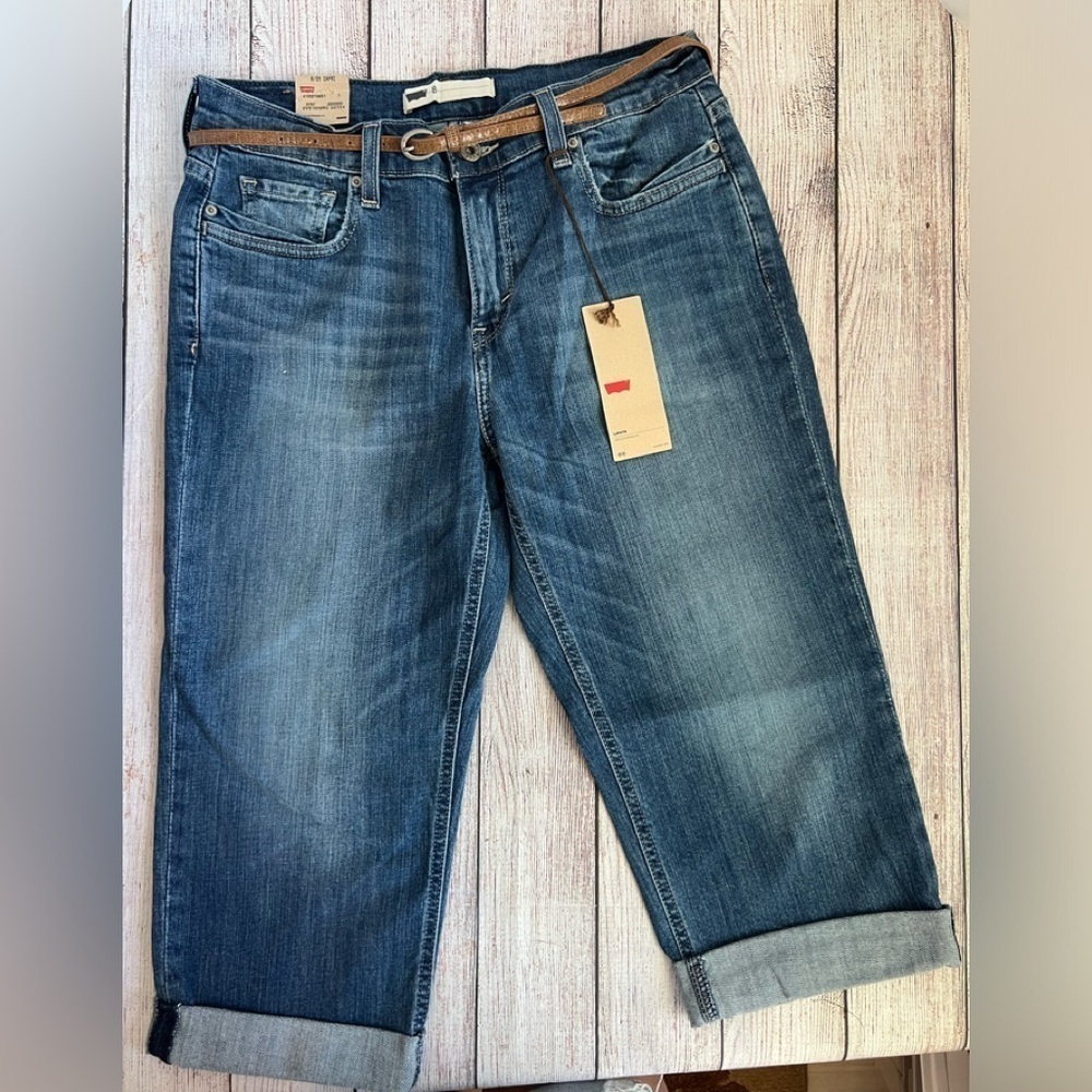 Levi’s Cropped Belted Capri Jeans 8 NWT
